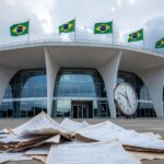 Edifício da Câmara Legislativa do DF em Brasília, com atmosfera questionável em sessão de homenagem.