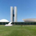 Fachada da Câmara dos Deputados em Brasília, simbolizando debate equilibrado sobre escala 6x1.