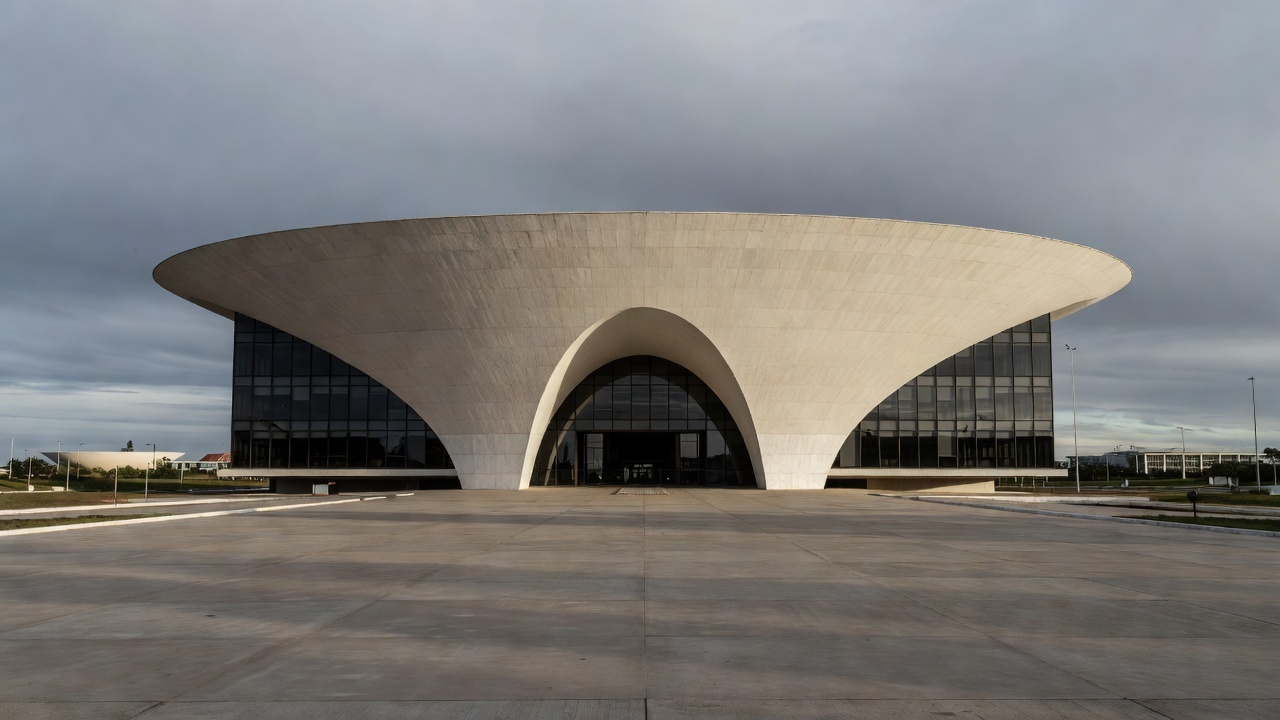 Edifício da CLDF em Brasília simbolizando aprovação do Conselho de Defesa do Idoso em meio a violações no DF