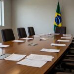 Sala de reuniões vazia em Brasília após encontro político sem acordo