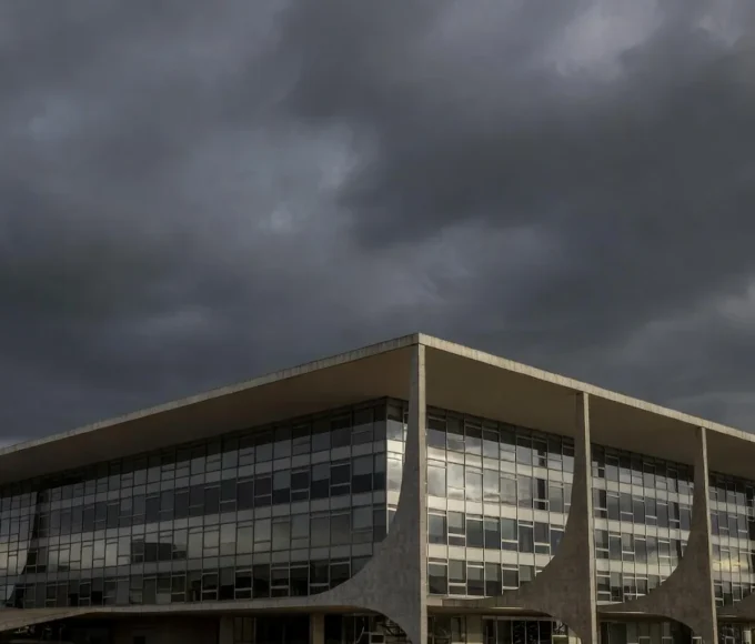 Câmara Legislativa do DF em sessão solene sobre instituto de advogados e lentidão da Justiça