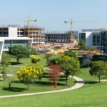 Campus da UnDF em Brasília com infraestrutura precária e salas vazias