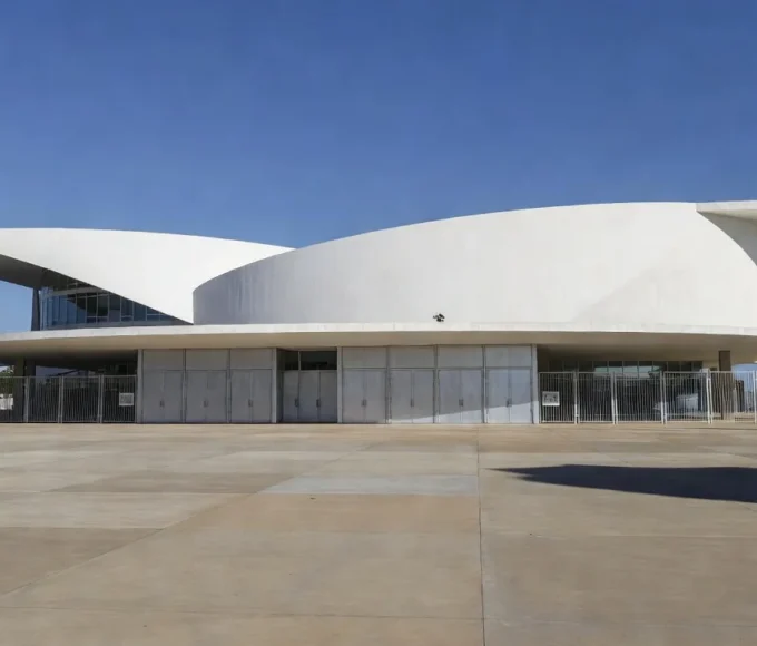 Sala de sessões vazia da CLDF em Brasília, representando ineficiência e distanciamento da população