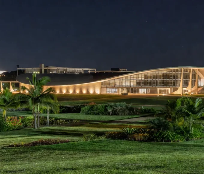 Auditório do Sesc-DF com palco para evento cultural pelos 80 anos do Sistema Comércio